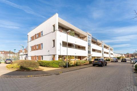 2 bedroom flat for sale, Meadowview Road, Raynes Park, London, SW20