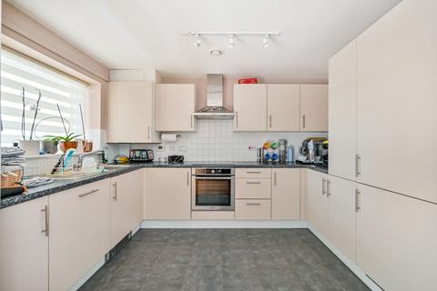 2 bedroom flat for sale, Meadowview Road, Raynes Park, London, SW20