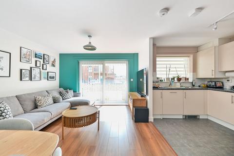 2 bedroom flat for sale, Meadowview Road, Raynes Park, London, SW20