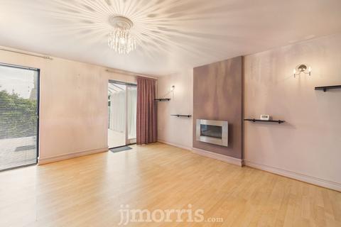 undefined, Wood Lane, Neyland, SA73