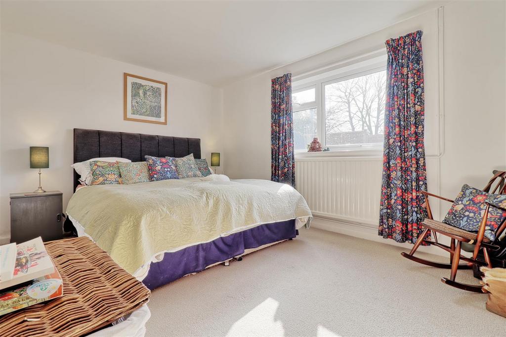 Bedroom 1.jpg