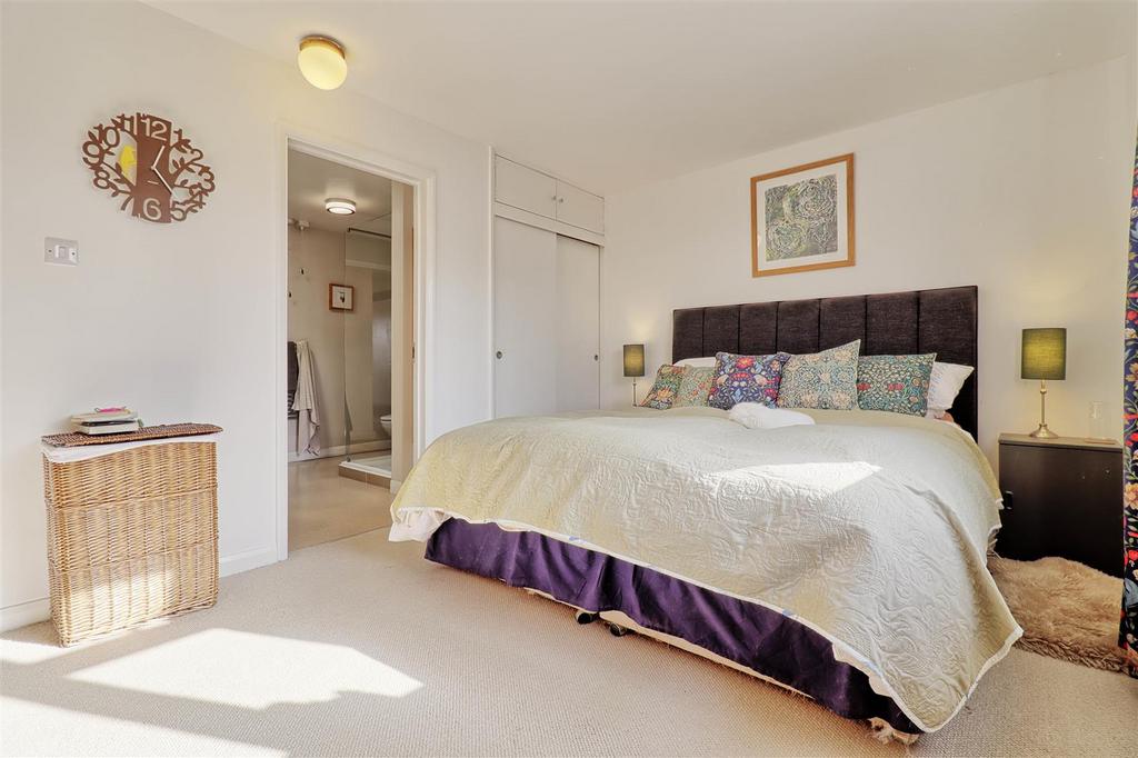 Bedroom 1 - 2.jpg
