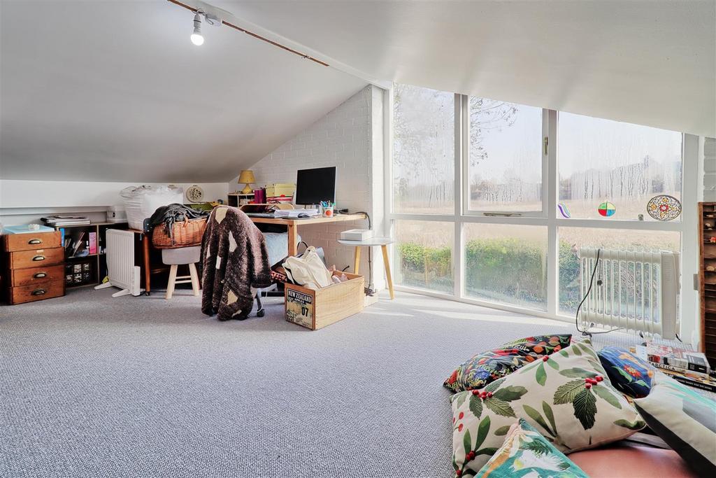 Loft room 2.jpg