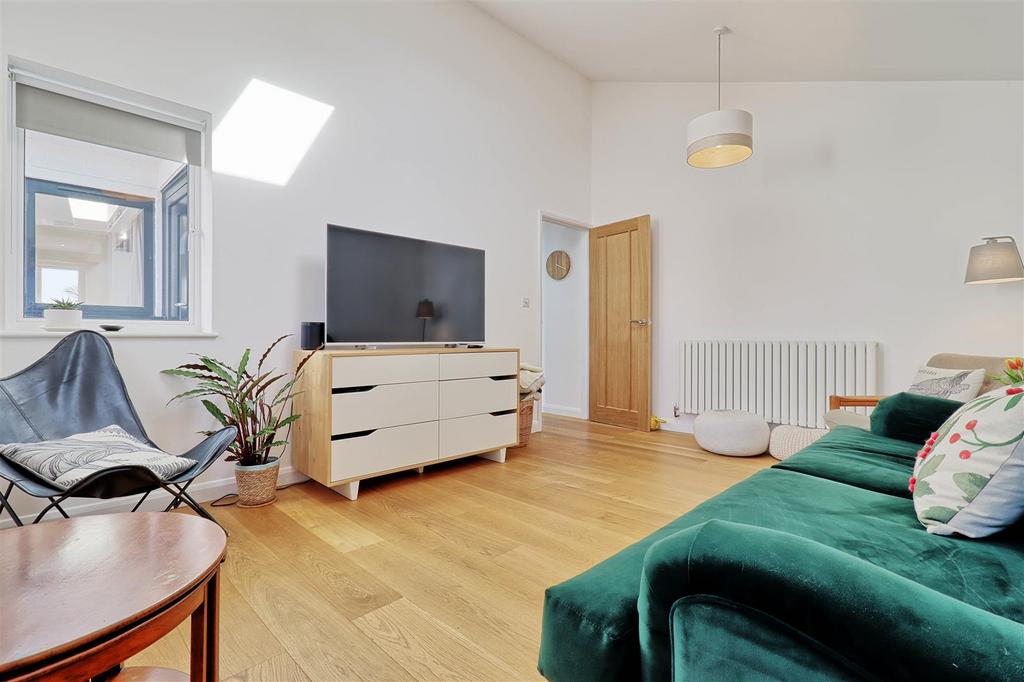 Living - Bedroom 2 - 2.jpg