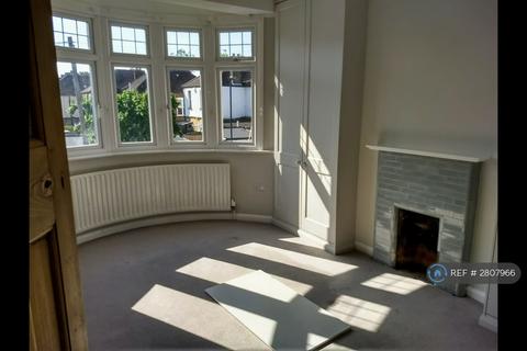 3 bedroom semi-detached house to rent, Romeyn Road, London, SW16