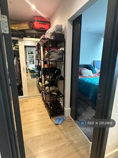 1 bedroom flat to rent, High Street, London, CR0