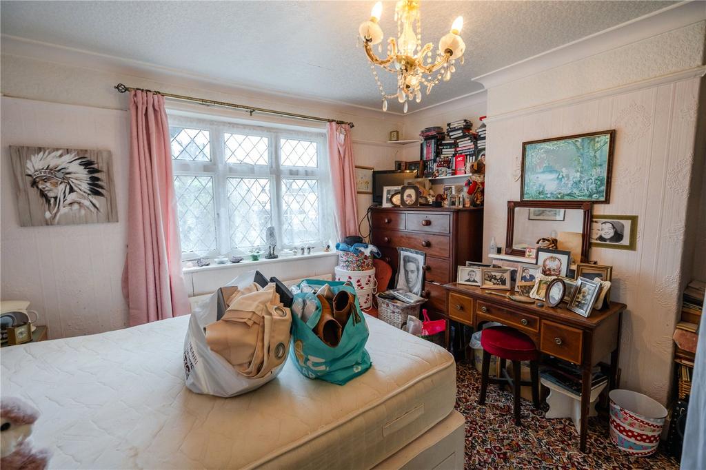 Bedroom 1 (2)