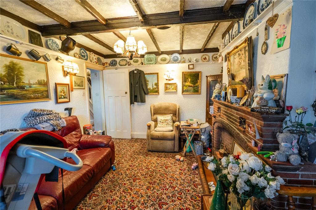 Living Room (2)