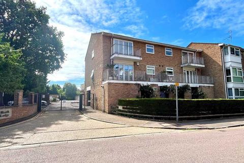 2 bedroom flat for sale, Windmill Lane, Bushey Heath, WD23.