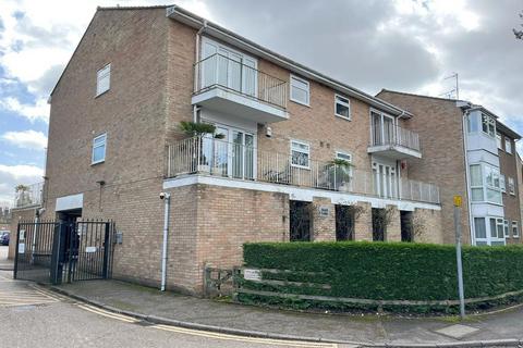Windmill Lane, Bushey Heath, WD23.