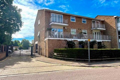 2 bedroom flat for sale, Windmill Lane, Bushey Heath, WD23.