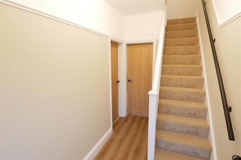 3 bedroom house to rent, Bruntcliffe Lane, Morley, Leeds