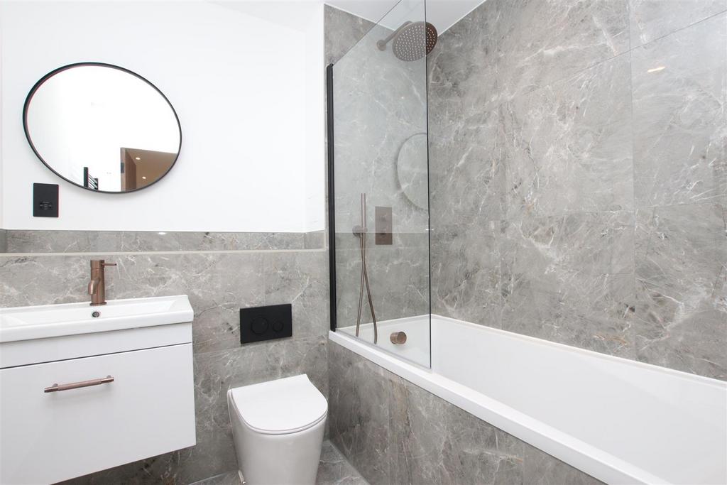 Bathroom.JPG