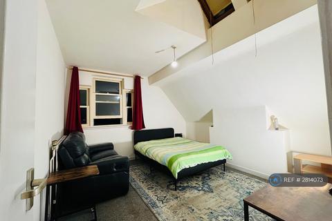 2 bedroom flat to rent, Wembury Road, London, N6