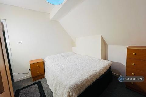 2 bedroom flat to rent, Wembury Road, London, N6