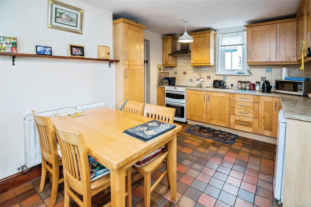 Kitchen/Dining Area