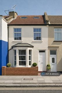 2 bedroom flat to rent, East Finchley, London, N2
