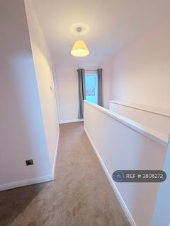 3 bedroom semi-detached house to rent, Manor Croft, Hull, HU12