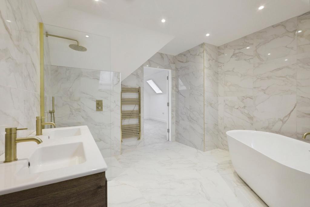 Main Ensuite