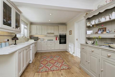 undefined, Park View Road, Uckfield, East Sussex, TN22