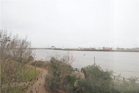 2 bedroom flat for sale, Greenhaven Drive, London, SE28