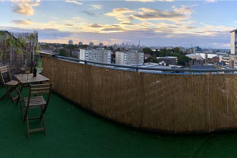 2 bedroom flat for sale, Calderwood Street, London, SE18