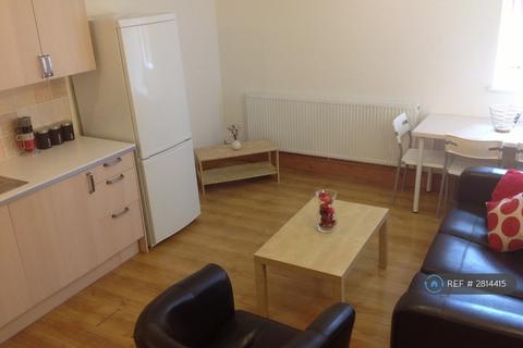 3 bedroom flat to rent, Hyde Terrace, Leeds, LS2