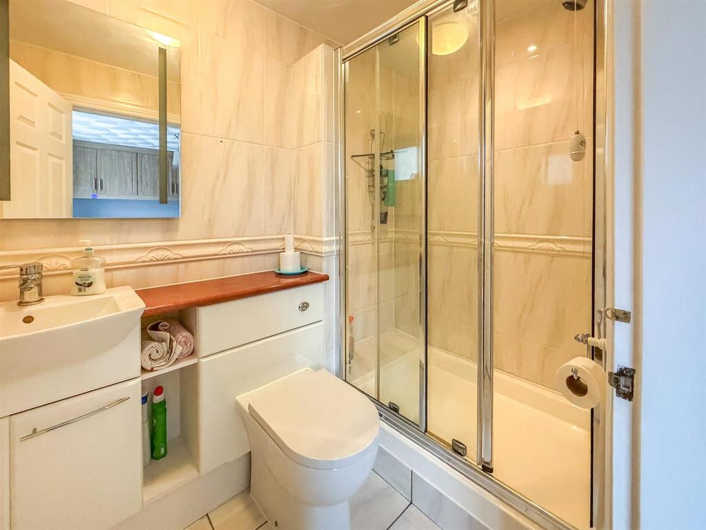 En Suite Shower Room