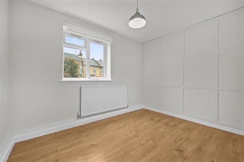 2 bedroom flat for sale, St Asaph Court, St. Asaph Road, London, SE4