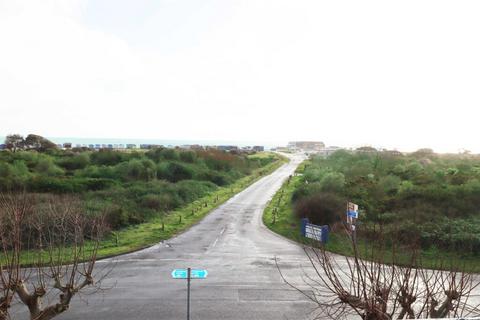 2 bedroom flat for sale, Seafront, Hayling Island