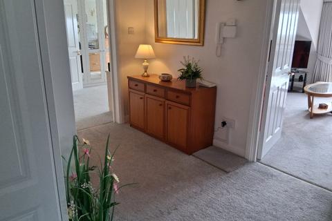 2 bedroom flat for sale, Seafront, Hayling Island