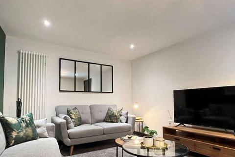 2 bedroom flat to rent, Cromwell Rd KT4