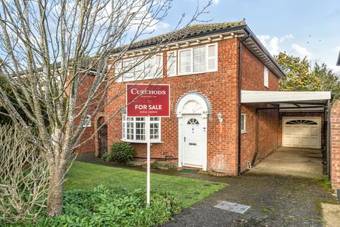 3 bedroom detached house for sale, The Crofts, Upper Halliford Green, Shepperton, TW17