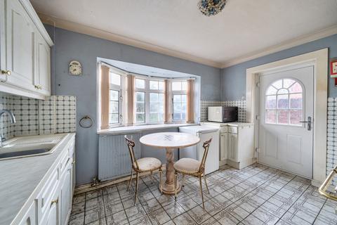 3 bedroom detached house for sale, The Crofts, Upper Halliford Green, Shepperton, TW17