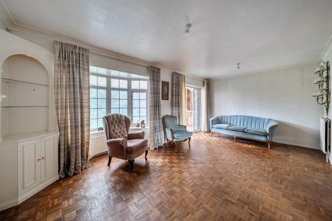 3 bedroom detached house for sale, The Crofts, Upper Halliford Green, Shepperton, TW17
