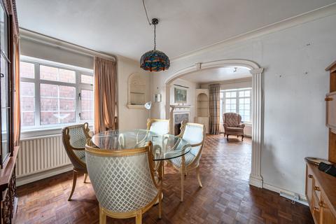 3 bedroom detached house for sale, The Crofts, Upper Halliford Green, Shepperton, TW17