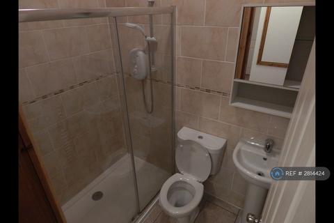 3 bedroom flat to rent, Hyde Terrace, Leeds, LS2