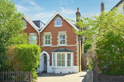 Milbourne Lane, Esher, Surrey, KT10