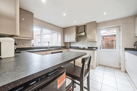 undefined, Lambs Row, Lychpit, Basingstoke, Hampshire, RG24