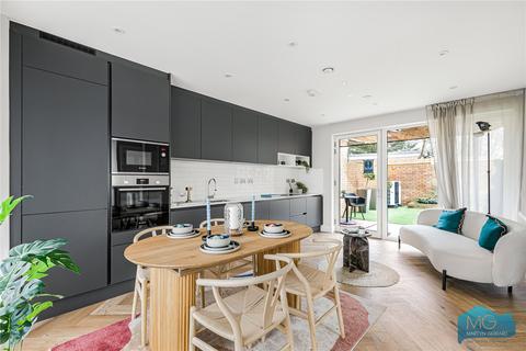 4 bedroom terraced house for sale, High Road, London, N12