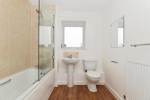1 bedroom flat for sale, Sherwood Way, Epsom, Surrey, KT19