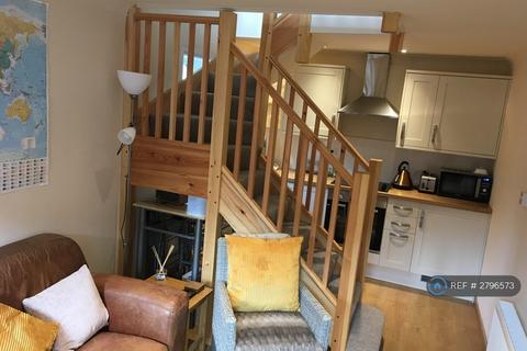 1 bedroom semi-detached house to rent, Findon, Findon, BN14