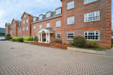 2 bedroom flat for sale, London Road, Camberley, Surrey, GU15