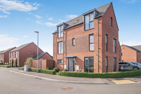 5 bedroom detached house for sale, Middle Reen Place, Glan Llyn, Newport