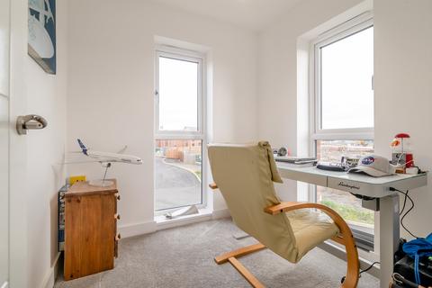 5 bedroom detached house for sale, Middle Reen Place, Glan Llyn, Newport