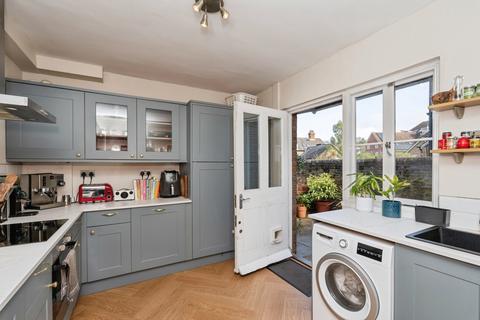 2 bedroom maisonette for sale, Dene Road, Guildford, Surrey, GU1