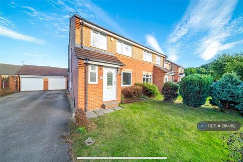 3 bedroom semi-detached house to rent, Merlin Close, Morley, Leeds, LS27