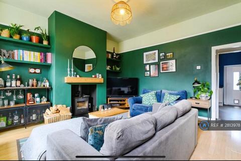 3 bedroom terraced house to rent, Astbury St, Manchester, M26