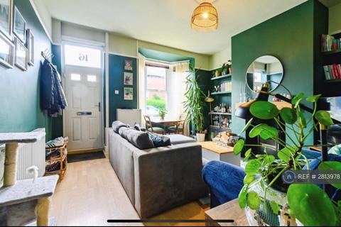 3 bedroom terraced house to rent, Astbury St, Manchester, M26