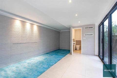 undefined, The Vale, Golders Green, NW11